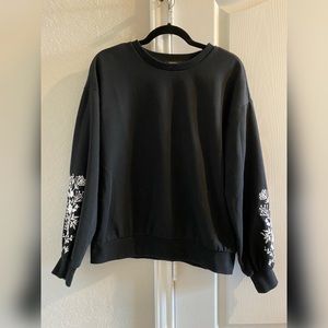 Forever 21 Embroidered Floral Sweatshirt Medium
